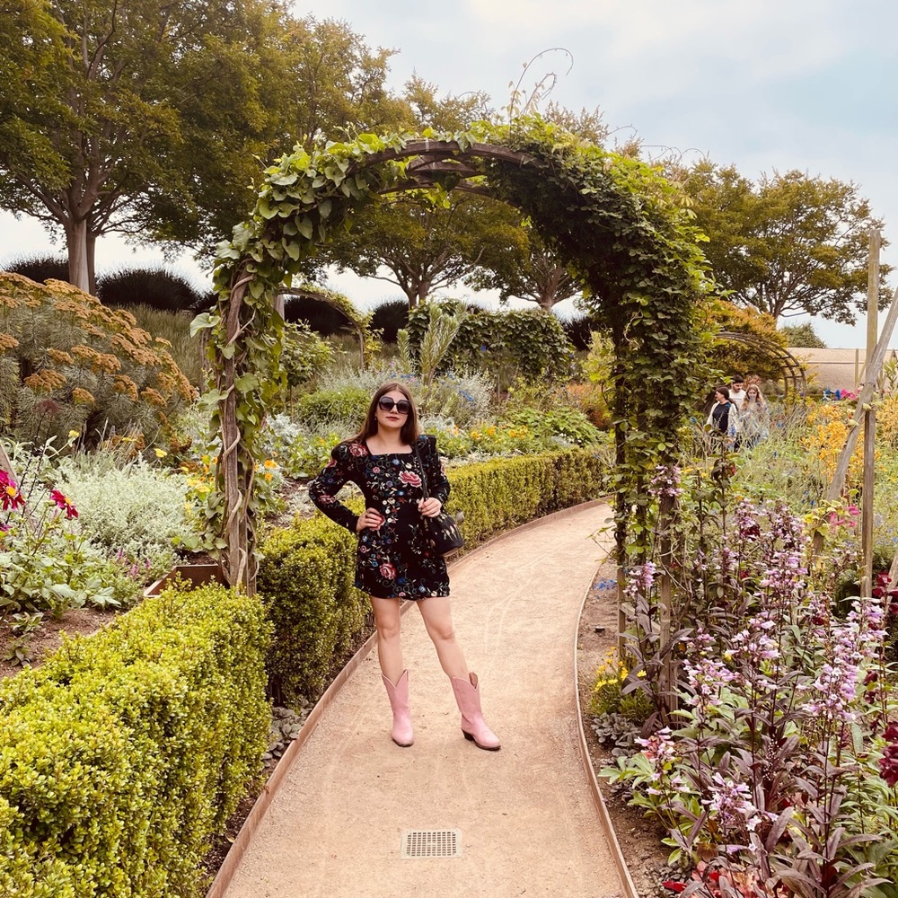 Meet your Posher, Gabriella